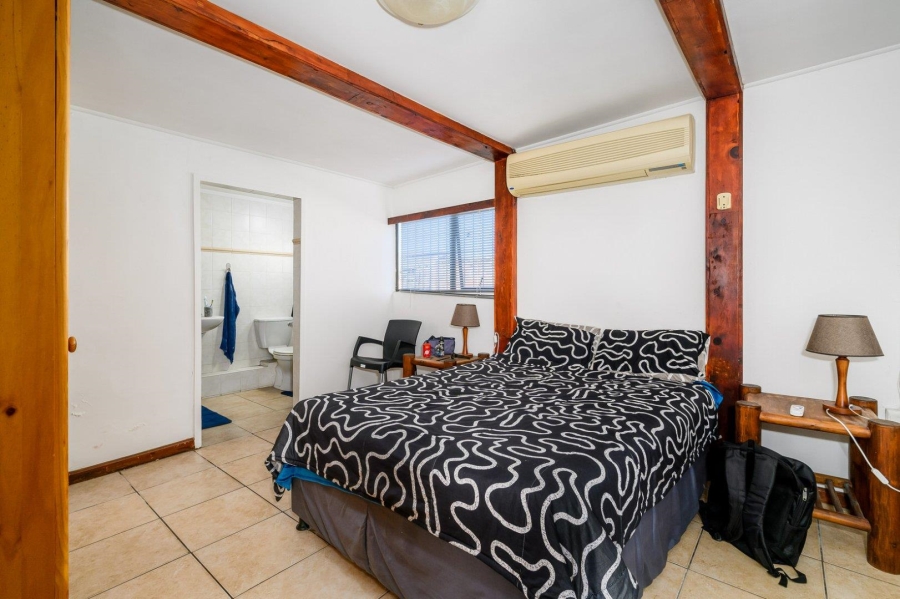 8 Bedroom Property for Sale in Summerstrand Eastern Cape